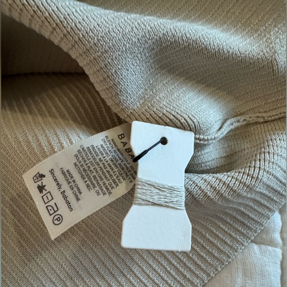 NWOT Aritzia Babaton Sculpt Knit Empire Longsleeve l M - Picture 8 of 10